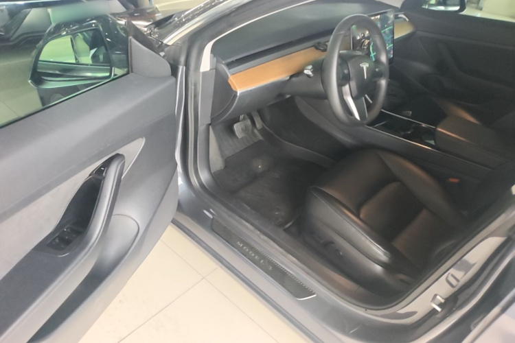 Tesla Model 3 2020 #16 Tesla Model 3 2020 car image #16