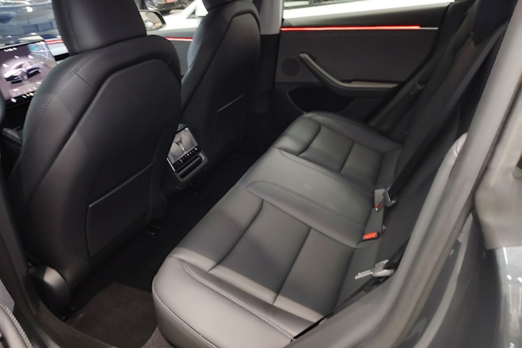 Tesla Model 3 2024 car image #17