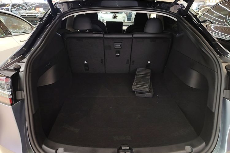 Tesla Model Y 2024 #19 Tesla Model Y 2024 car image #19