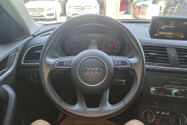 Audi Q3 2017 #11 Audi Q3 2017 car image #11