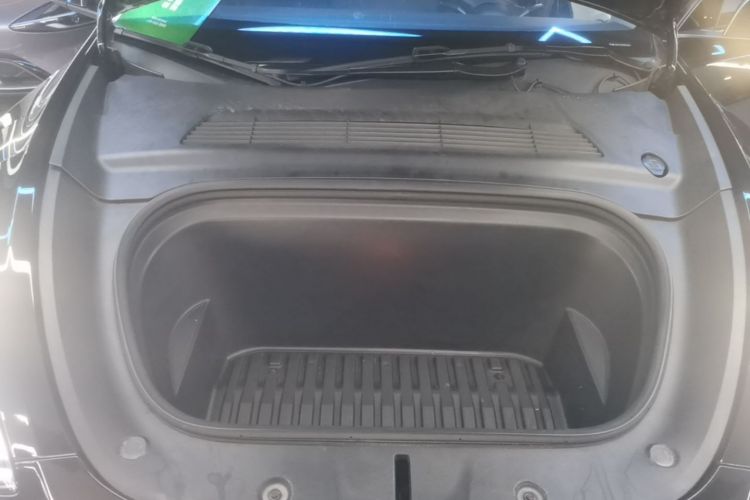 Tesla Model Y 2022 car image #22