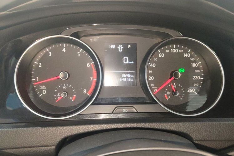 Volkswagen Golf 2018 car image #12