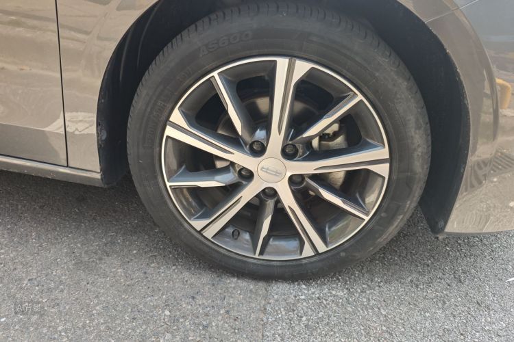 GEELY Emgrand 2022 car image #9