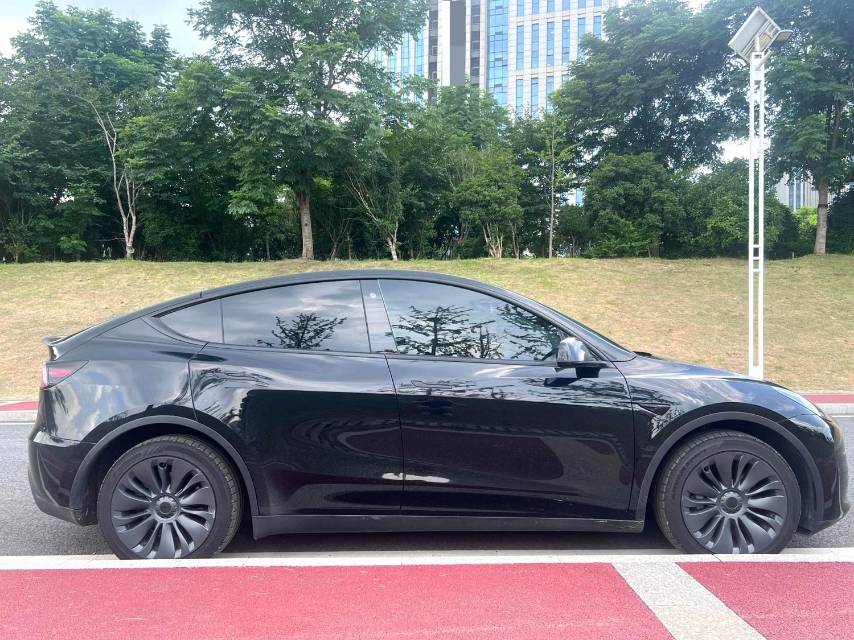 Tesla Model Y 2022 #3 Tesla Model Y 2022 car image #3