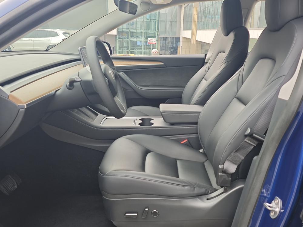 Tesla Model Y 2021 #13 Tesla Model Y 2021 car image #13