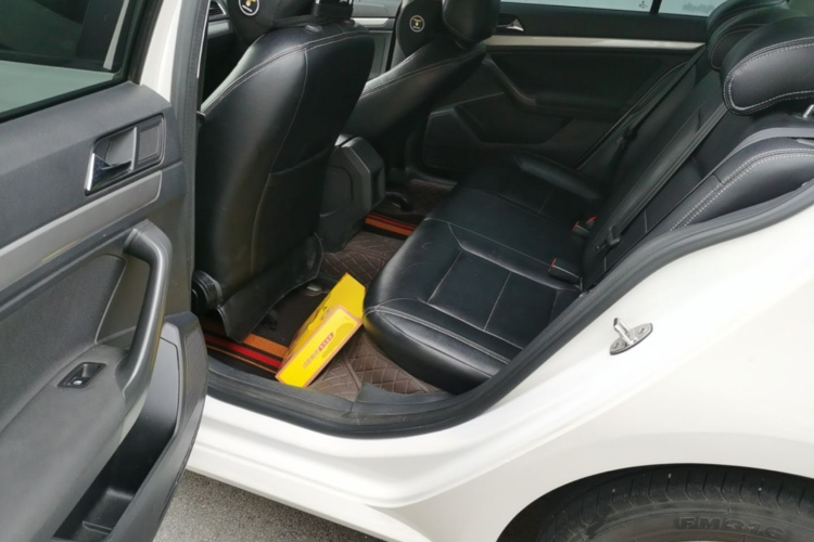 Volkswagen Lavida 2018 car image #17