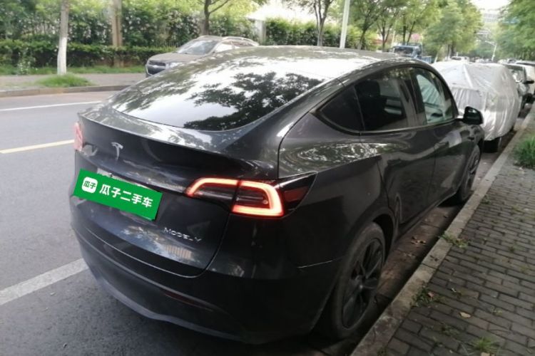 Tesla Model Y 2024 #7 Tesla Model Y 2024 immagine di auto #7