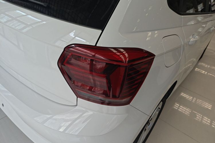 Volkswagen Polo 2022 car image #8