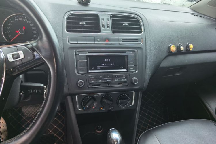 Volkswagen Polo 2017 #13 Volkswagen Polo 2017 car image #13