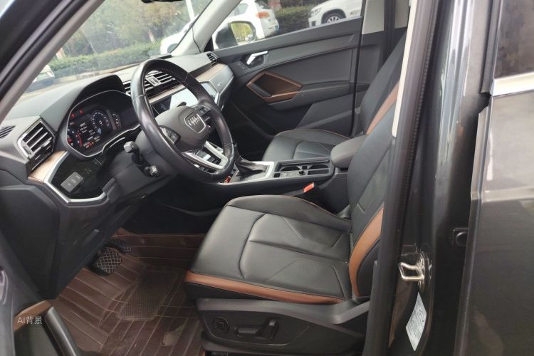 Audi Q3 2021 car image #17