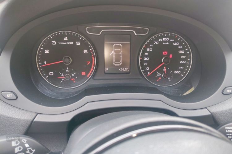 Audi Q3 2015 #13 Audi Q3 2015 car image #13