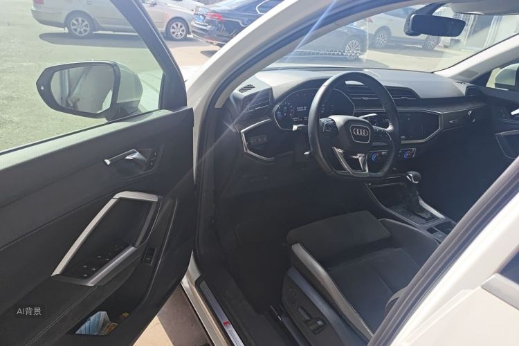 Audi Q3 2019 #18 Audi Q3 2019 car image #18