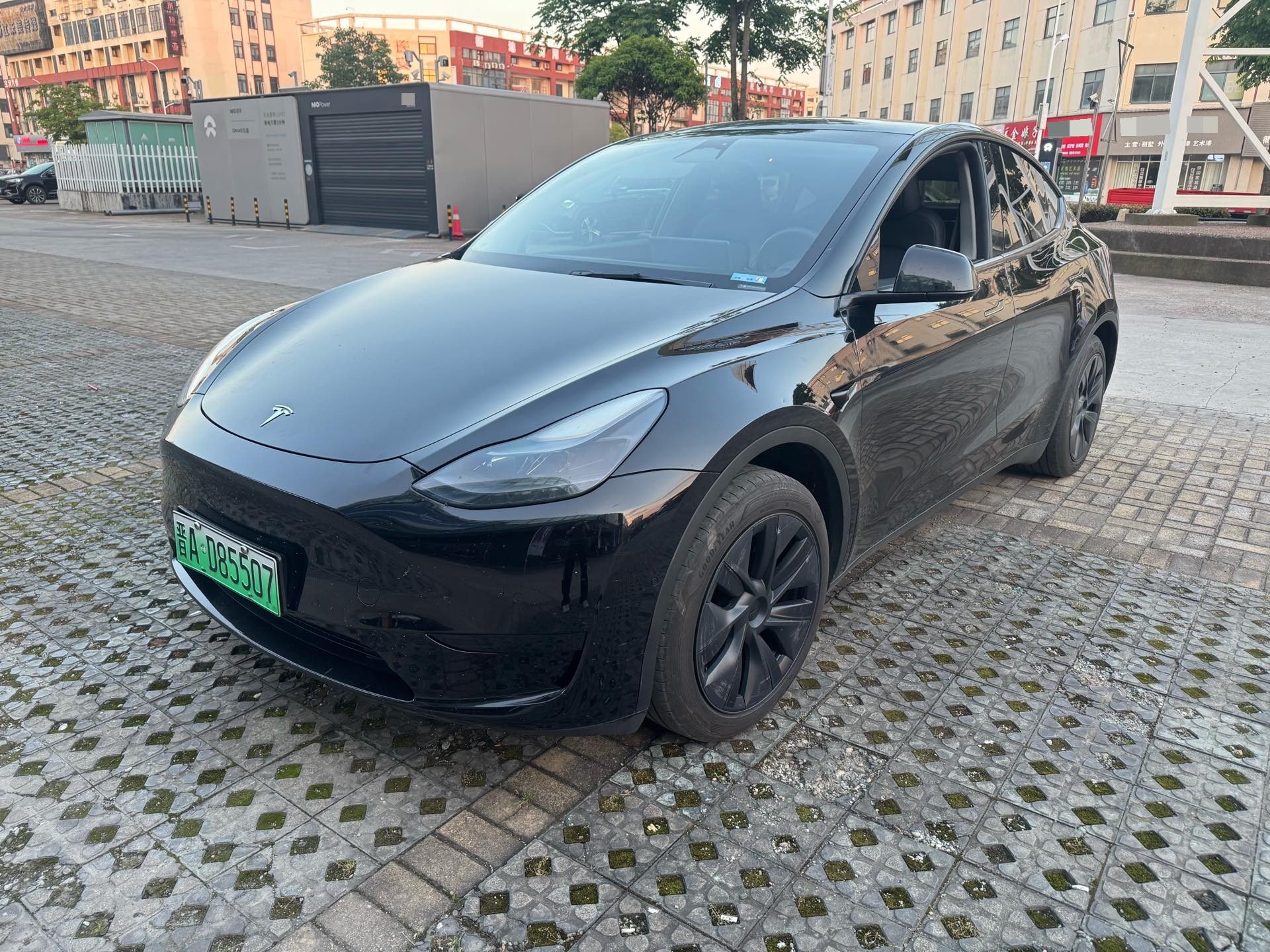 Tesla Model Y 2023 car image 