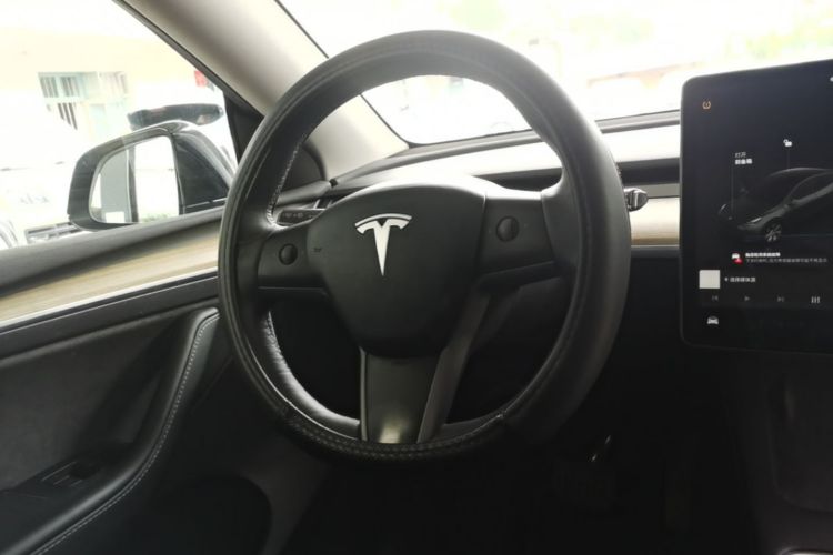 Tesla Model Y 2023 #11 Tesla Model Y 2023 car image #11