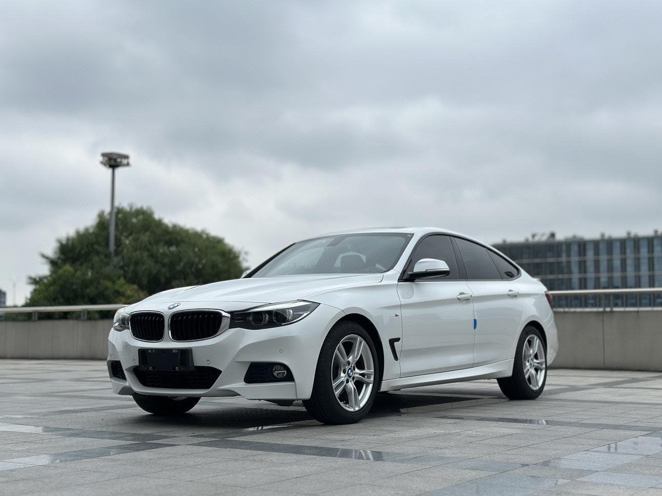 BMW 3 Series GT 2021 BMW 3 Series GT 2021 car image