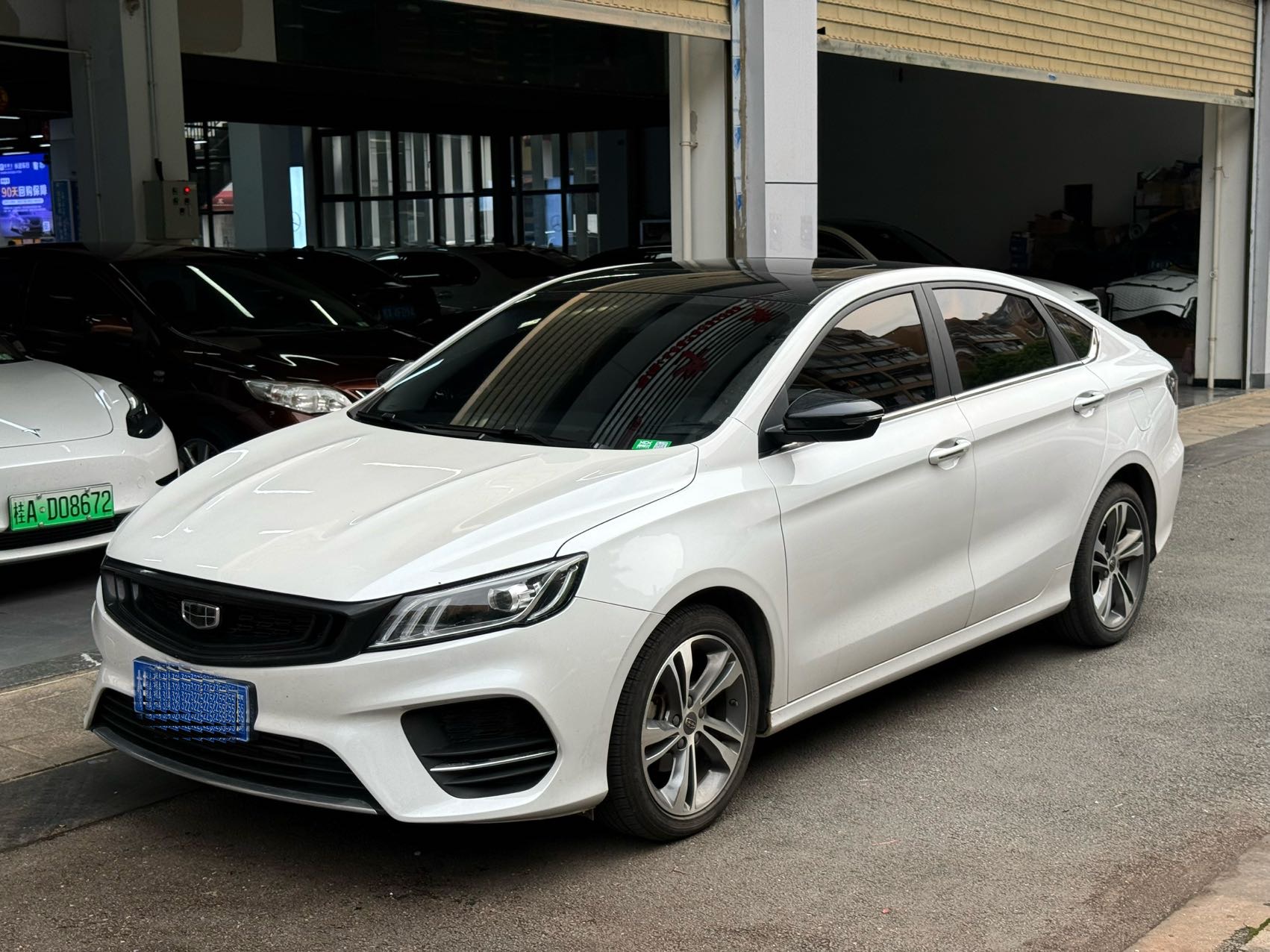 GEELY Binray 2019 immagine di auto 