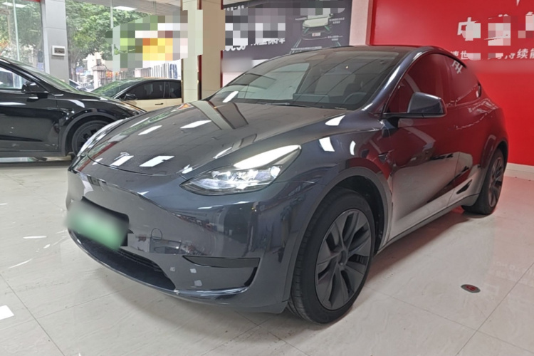 Tesla Model Y 2024 #2 Tesla Model Y 2024 car image #2
