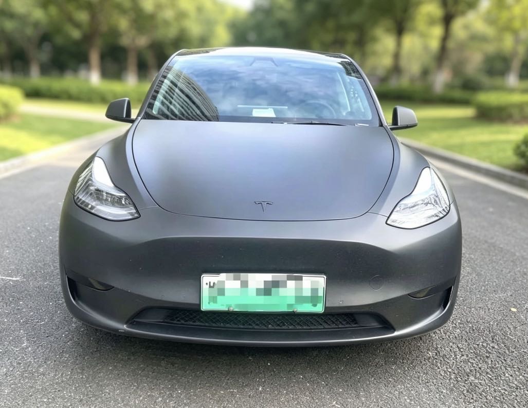 Tesla Model Y 2022 car image #2