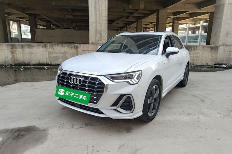 Audi Q3 2021 car image #2