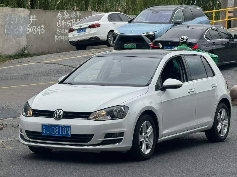 Volkswagen Golf 2016 car image 