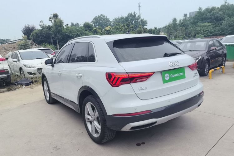 Audi Q3 2020 car image #7