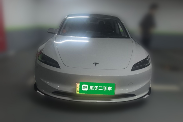 Tesla Model 3 2024 car image #3
