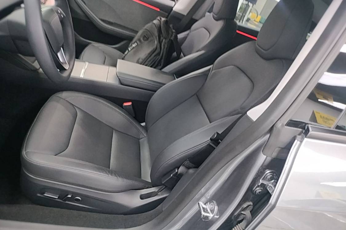 Tesla Model 3 2025 car image #12