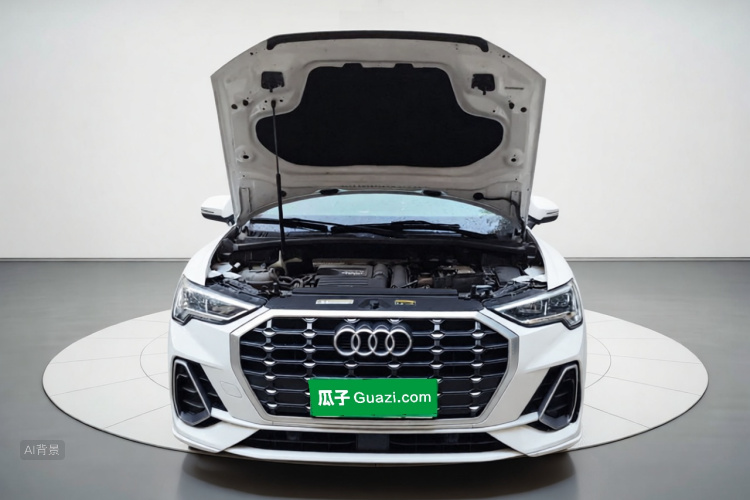 Audi Q3 2019 car image #3