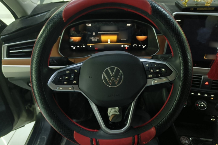 Volkswagen Bora 2023 image de voiture #11