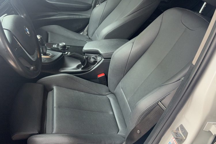 BMW 3 Series 2018 #17 BMW 3 Series 2018 car image #17