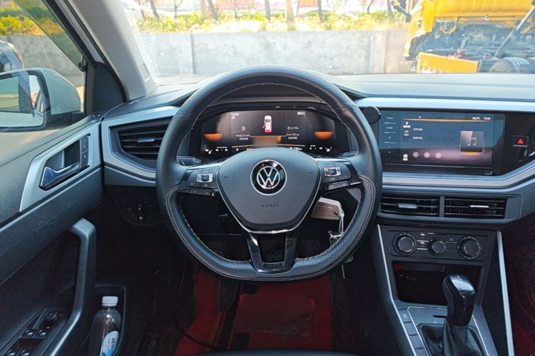 Volkswagen Polo 2024 car image #15