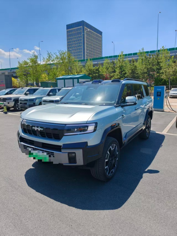 FangChengBao Leopard 8 2025 FangChengBao Leopard 8 2025 car image