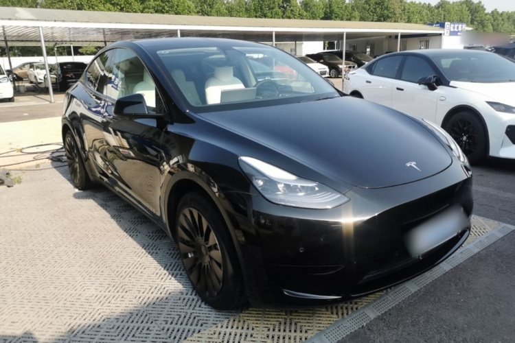 Tesla Model Y 2022 #4 Tesla Model Y 2022 car image #4