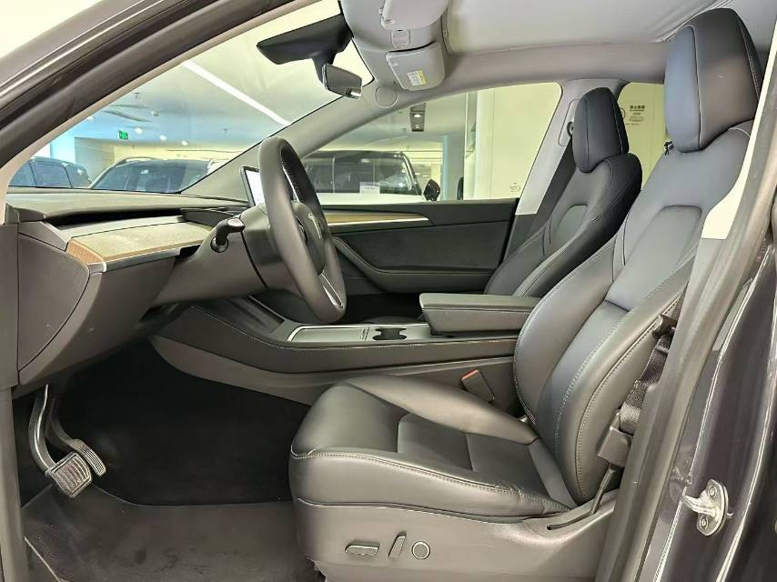 Tesla Model Y 2022 #6 Tesla Model Y 2022 car image #6