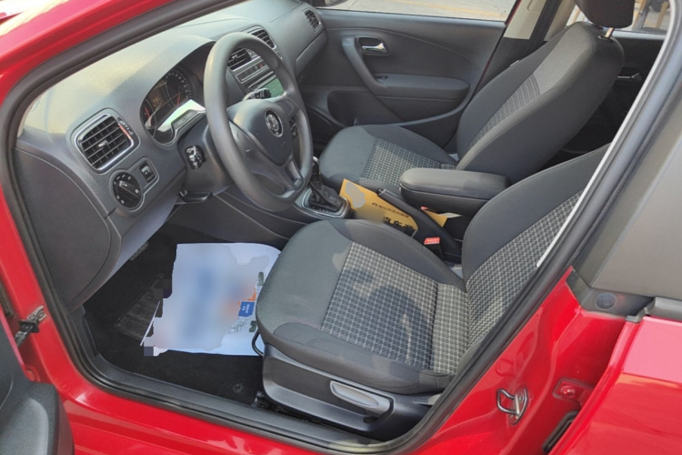 Volkswagen Polo 2015 #16 Volkswagen Polo 2015 car image #16