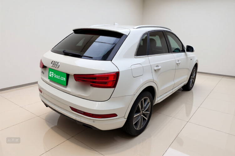 Audi Q3 2018 car image #7