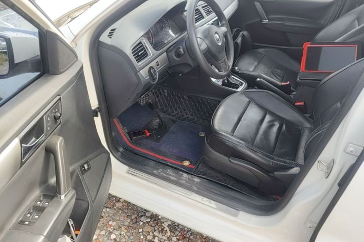 Volkswagen Lavida 2015 car image #16