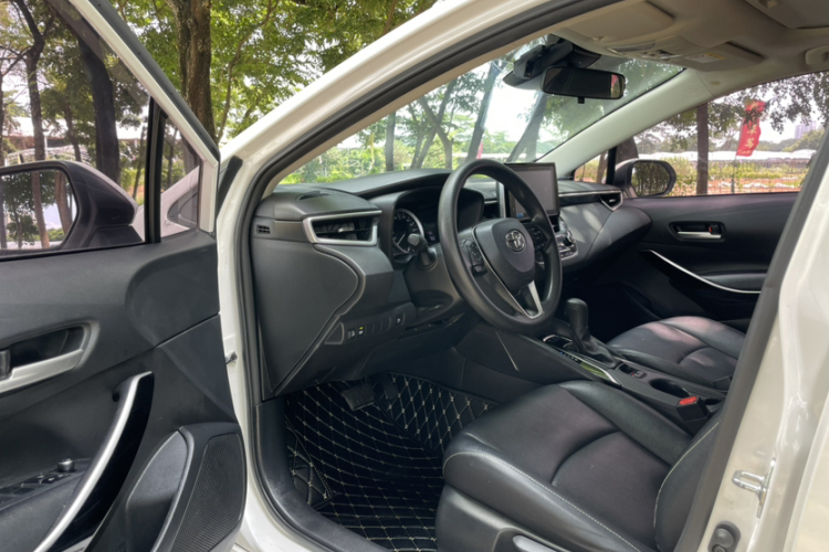 Toyota Corolla 2021 immagine di auto #25