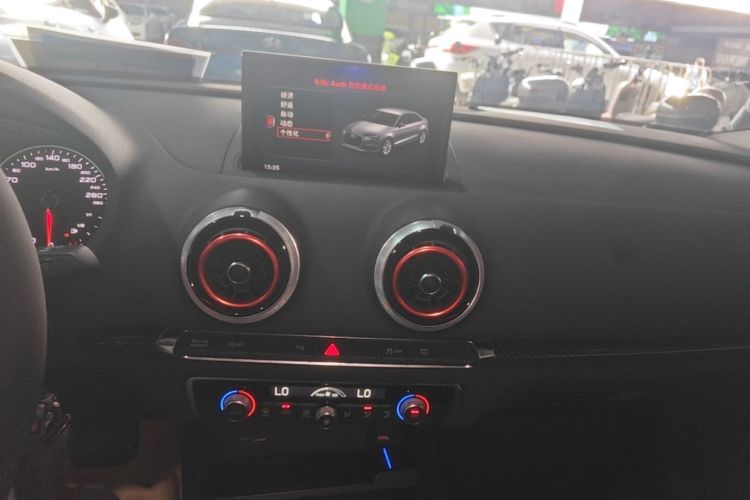 Audi A3 2019 immagine di auto #13