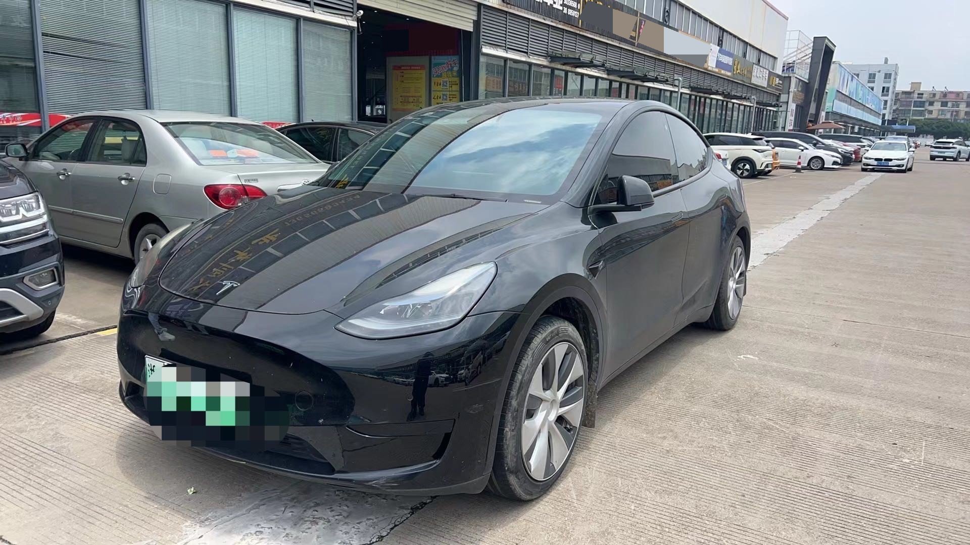 Tesla Model Y 2023 Tesla Model Y 2023 car image