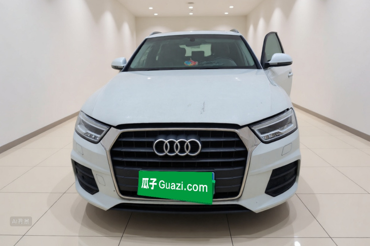 Audi Q3 2018 car image #3