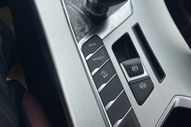 GEELY Coolray 2021 #15 GEELY Coolray 2021 car image #15