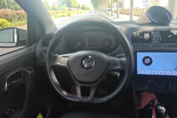 Volkswagen Polo 2019 #13 Volkswagen Polo 2019 car image #13