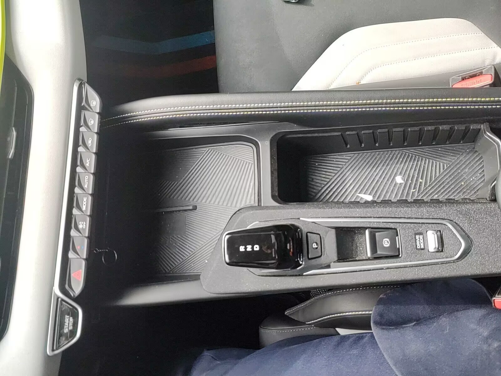 GEELY Coolray 2023 car image #4