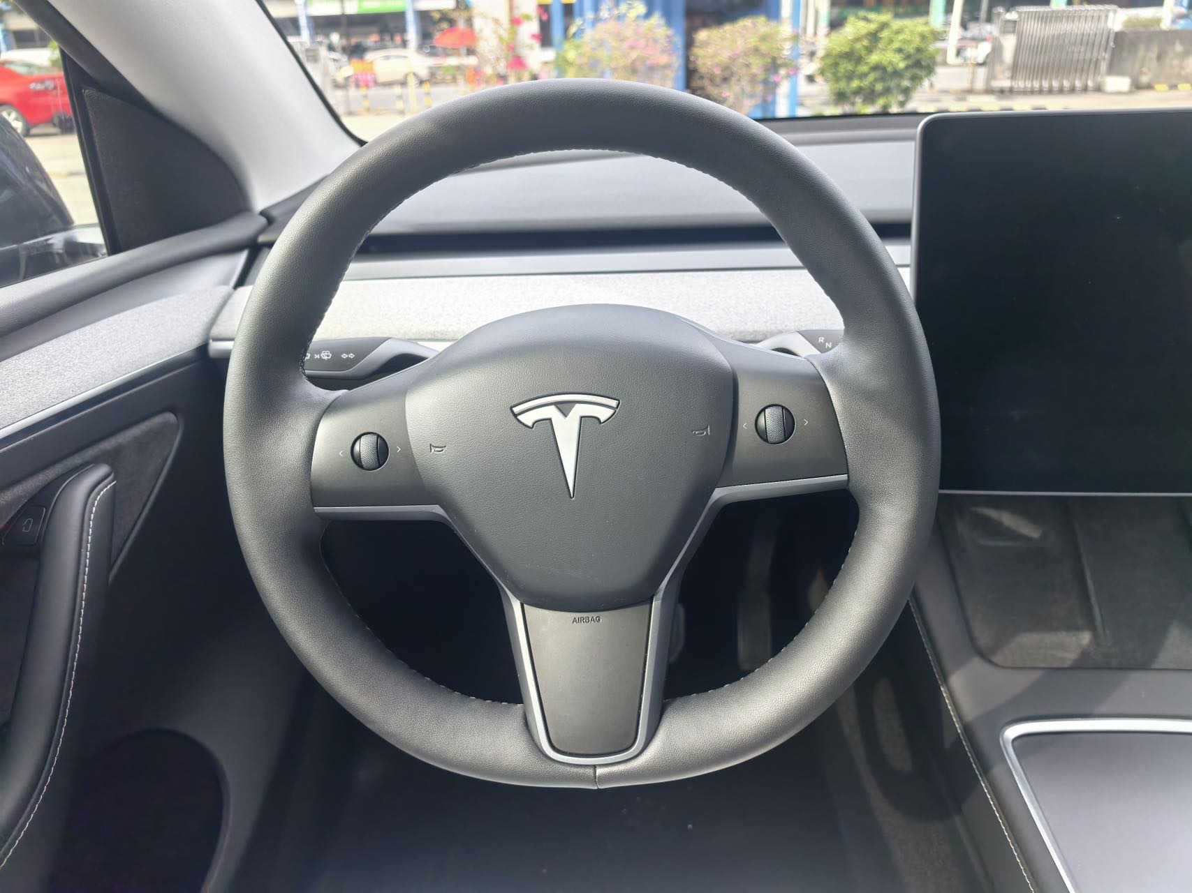 Tesla Model Y 2024 #8 Tesla Model Y 2024 car image #8