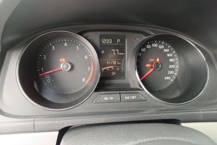 Volkswagen Lavida 2015 car image #8