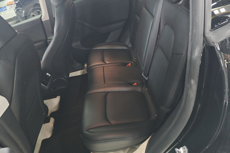 Tesla Model Y 2023 #17 Tesla Model Y 2023 car image #17