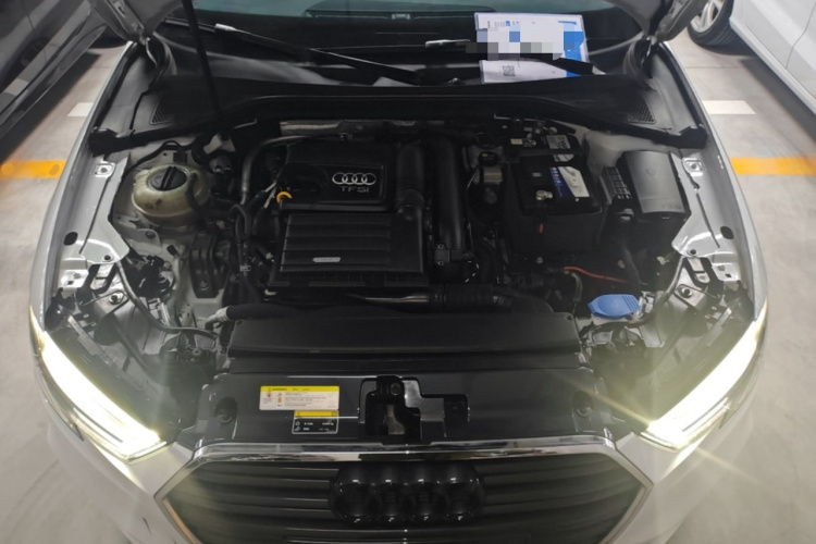 Audi A3 2018 car image #20