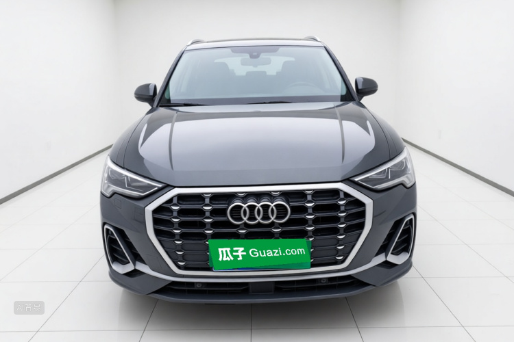 Audi Q3 2023 car image #3