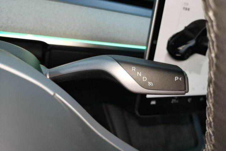 Tesla Model Y 2024 car image #14